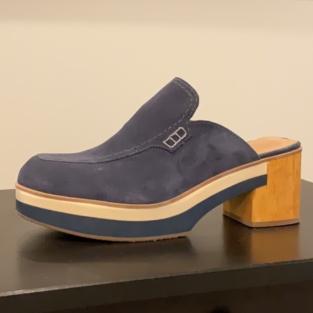 Bernardo 1946 mule 8.5 never worn